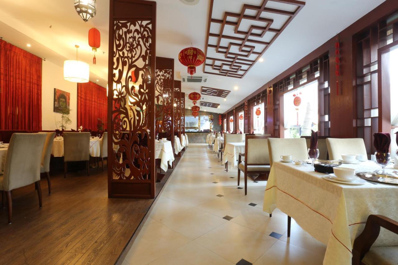 Ramada Plaza By Wyndham Karachi Airport Hotel Экстерьер фото Interior of a restaurant in Beijing